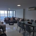 Espectaculares Vistas, Edificio Nautilus, Barrio El Laguito.