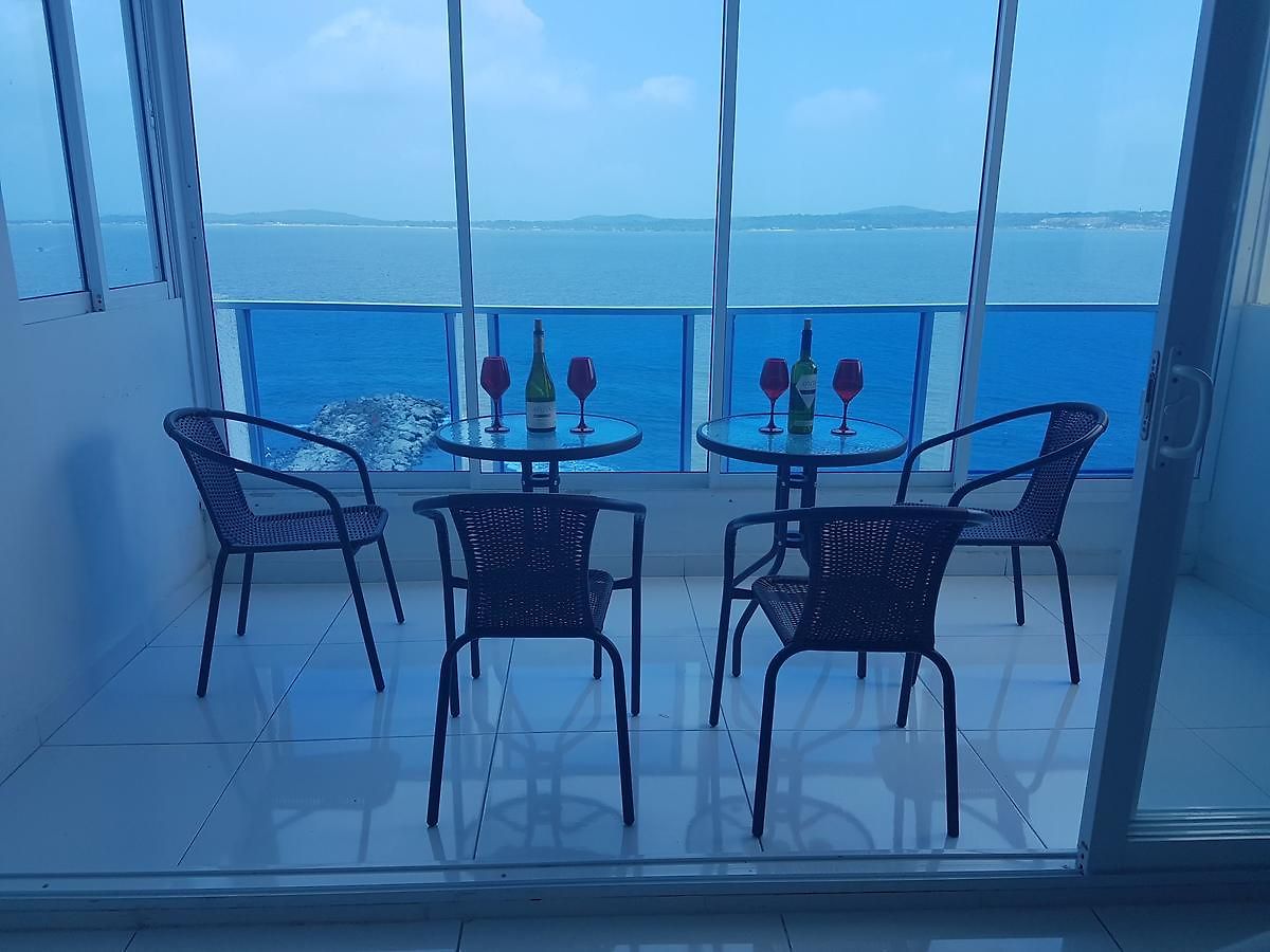 Espectaculares Vistas, Edificio Nautilus, Barrio El Laguito. Apartamento Cartagena