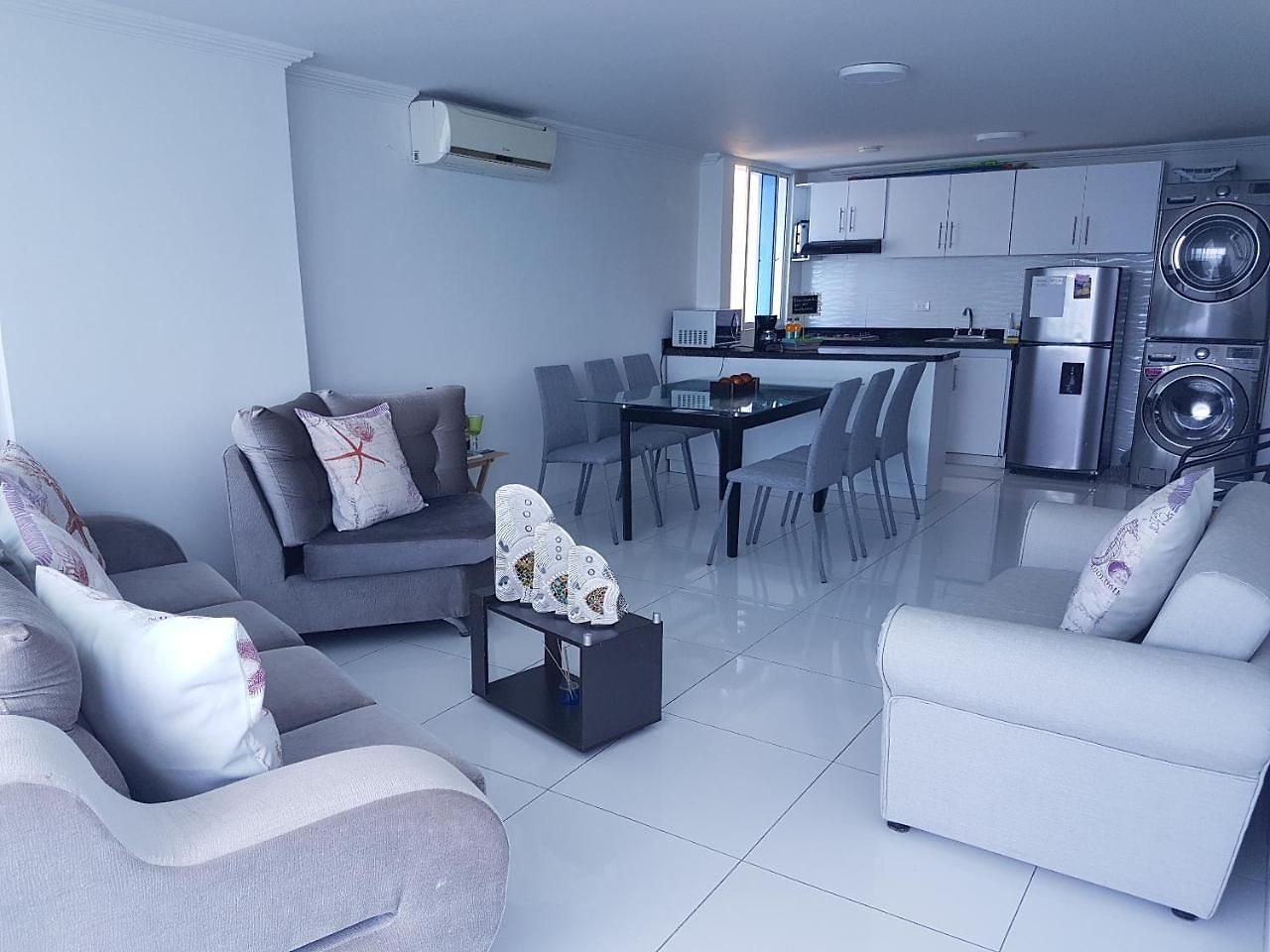Apartamento Espectaculares Vistas, Edificio Nautilus, Barrio El Laguito. Cartagena