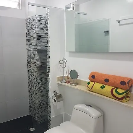 Apartamento Espectaculares Vistas, Edificio Nautilus, Barrio El Laguito. *