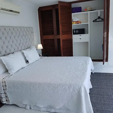 Espectaculares Vistas, Edificio Nautilus, Barrio El Laguito. Apartamento Cartagena