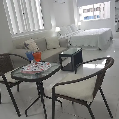 Espectaculares Vistas, Edificio Nautilus, Barrio El Laguito. Apartamento *
