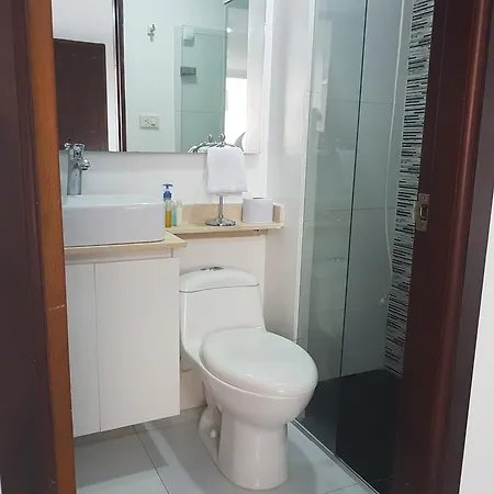 Espectaculares Vistas, Edificio Nautilus, Barrio El Laguito. Apartamento *