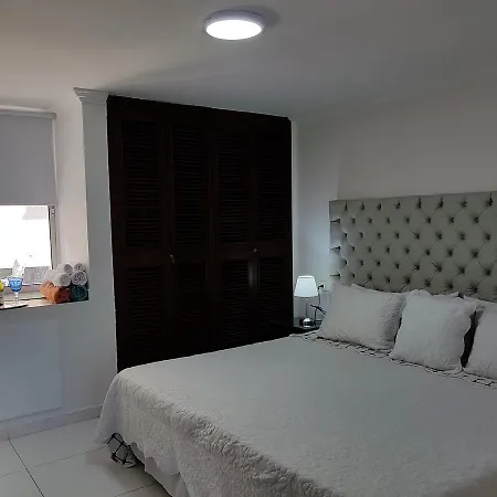 Espectaculares Vistas, Edificio Nautilus, Barrio El Laguito. Apartamento *
