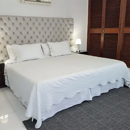 Apartamento Espectaculares Vistas, Edificio Nautilus, Barrio El Laguito.