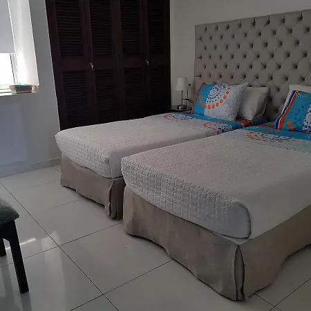 Espectaculares Vistas, Edificio Nautilus, Barrio El Laguito. Apartamento *